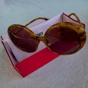 Fendi Promeneye Round Sunglasses brand new